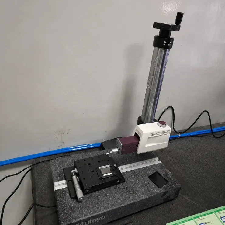 Turbulent 6 L/min water circuit chilled to 15 C under an HDPE bucket core