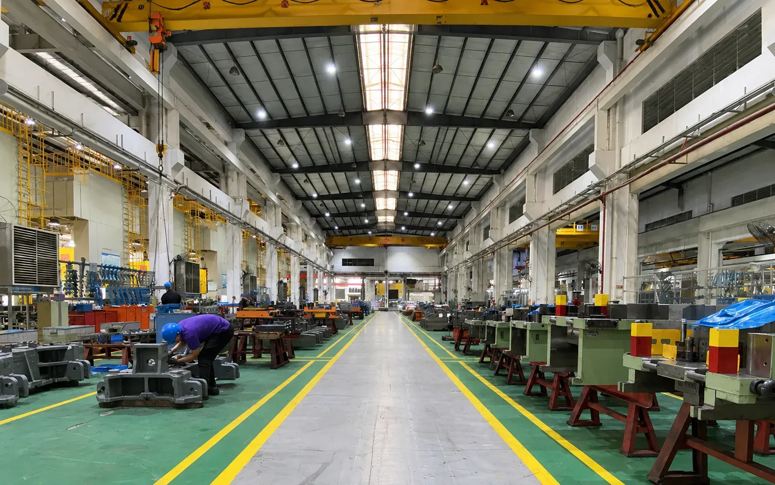 Hot runner manifold trial inspection with thermal map and drop-by-drop weight check